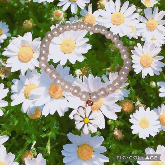 Daisy pearl bracelet